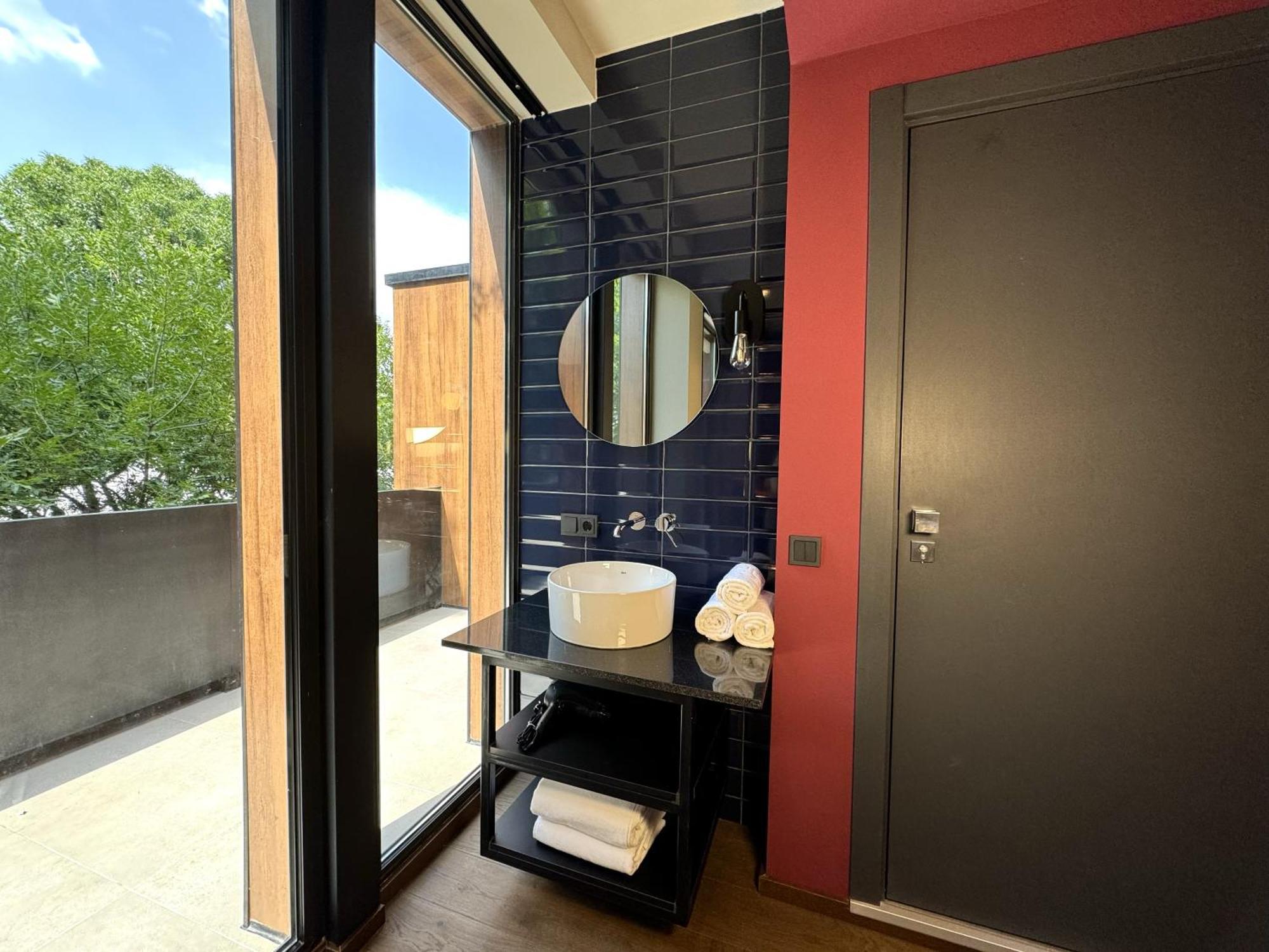Tbilisi Edition - Design Hotel & Private Spa Exterior photo
