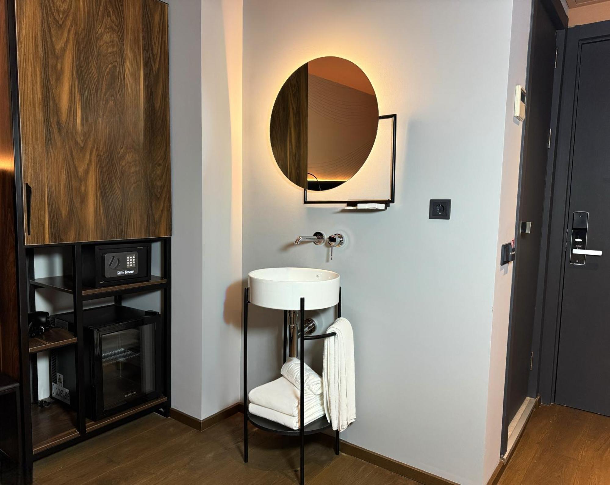 Tbilisi Edition - Design Hotel & Private Spa Exterior photo
