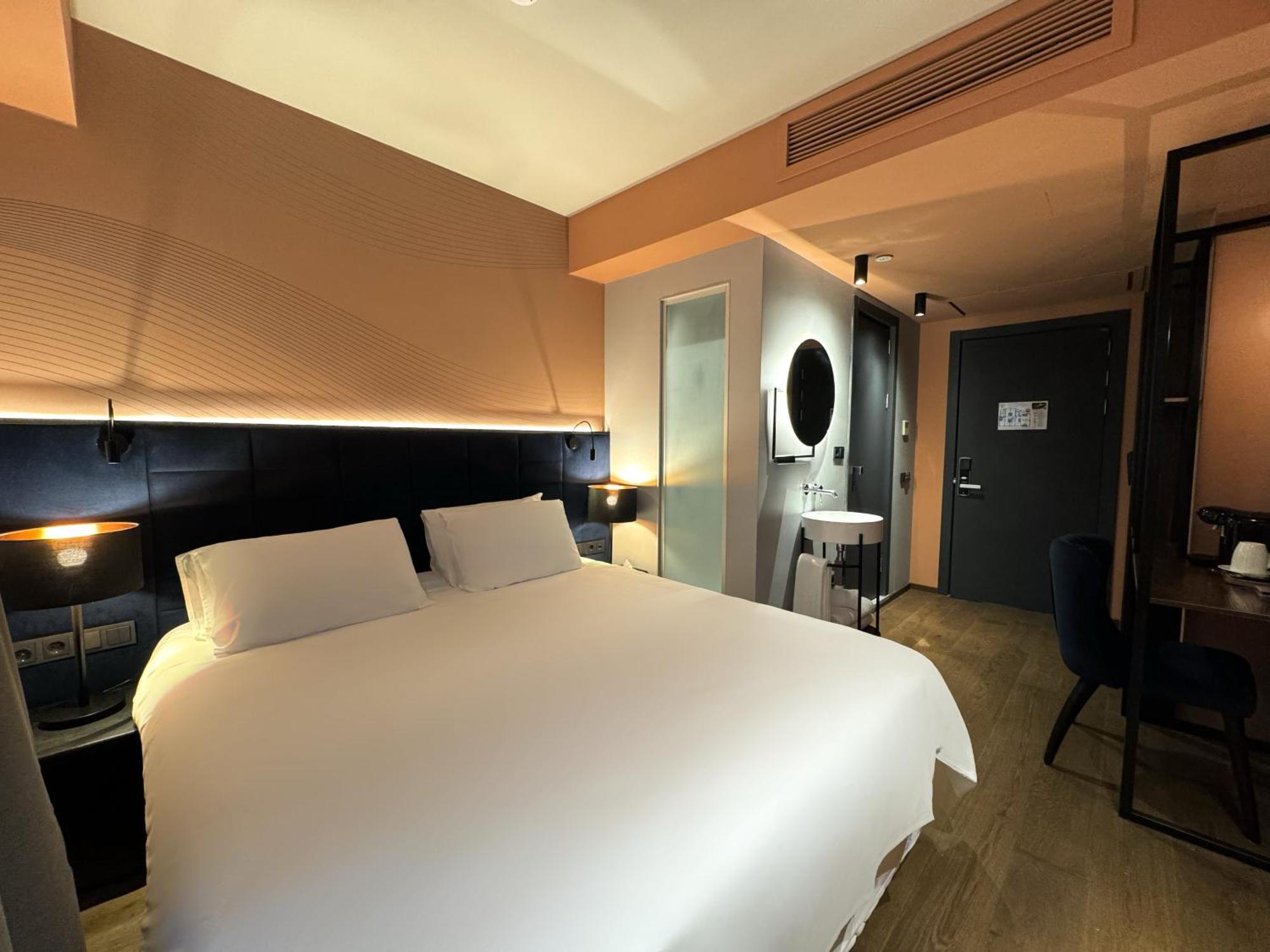 Tbilisi Edition - Design Hotel & Private Spa Exterior photo